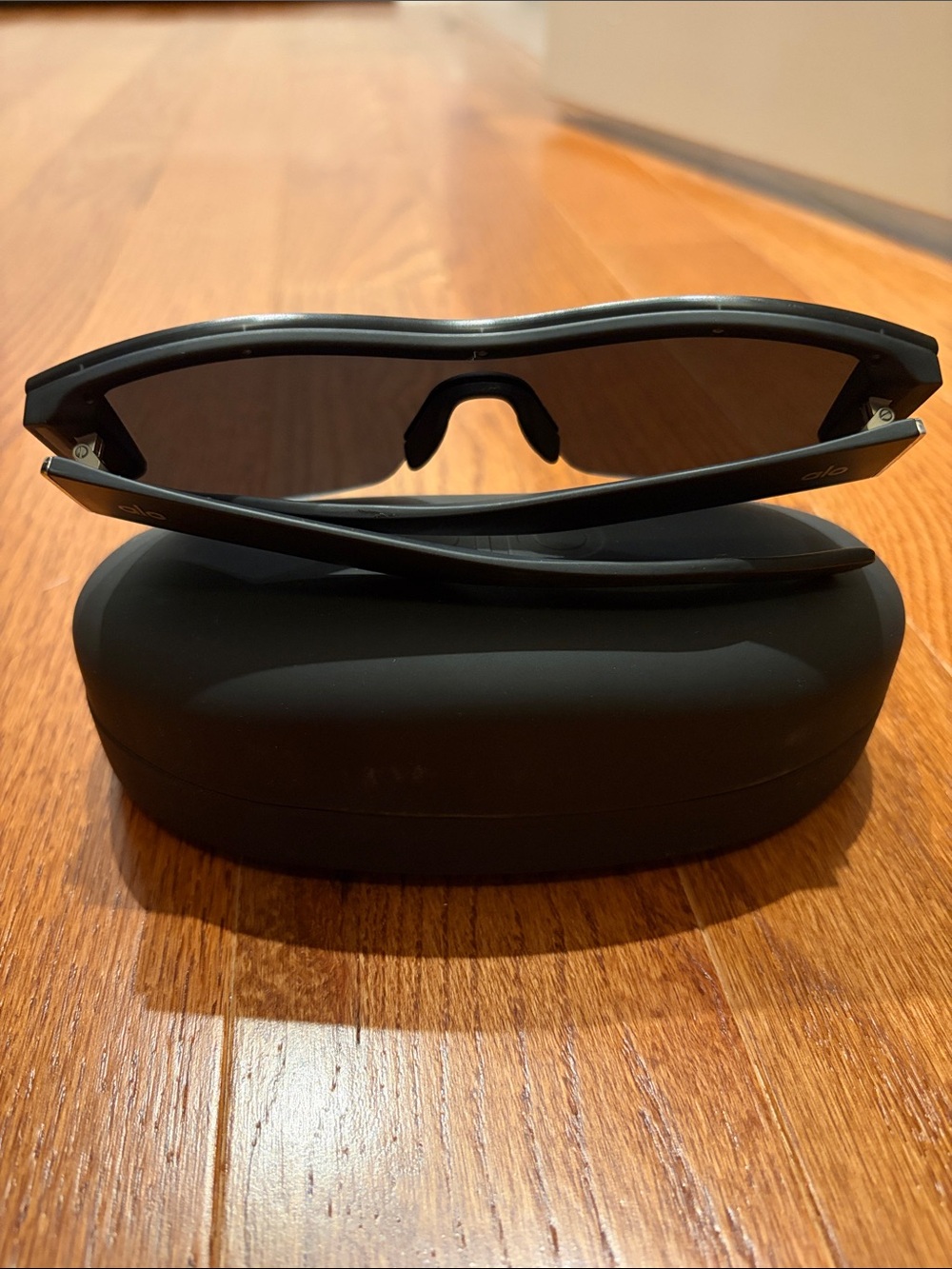 Alo Yoga Stunner Sunglasses - Picture 2 of 3